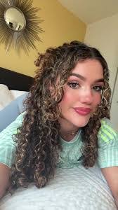 Tina Mendonca's Instagram, Twitter & Facebook