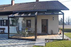 terrassenverglasung mit windgeschutzten bereich aus glas aluminium terrassenverglasung terrasse terrassendach