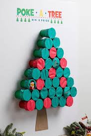 Playing christmas party games at your family gathering, holiday party, office party, or youth event is a great way to break the ice and keep the fun going. 43 Best Family Christmas Games Activities Games For Holiday Groups Of Kids Adults