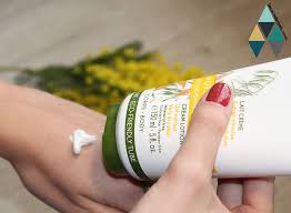 Mon Avis Sur Le Lait Creme Nutrition 3 En 1 Peaux Tres Seches De Yves Rocher Revue Beaute Lait Creme Nourrissant Et Hyd Nutrition Peau Tres Seche Yves Rocher