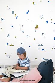Voor de creatieve katrien vanderlinden van wonderwalls is haar thuis in aalst ook haar werkplek. 83 Ideeen Over Wonderwalls Work Wonderwall Diy Boek Muurschildering
