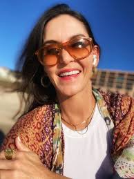 What motivates women entrepreneurs to keep going and how can they help  others who want to give up?