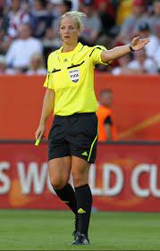 Hertha berlin defender peter niemeyer, 26, was photographed with his hand touching bibiana steinhaus' left breast. Ex Football Ref Howard Webb Blows Final Whistle On His Marriage And Books Dates With German Official