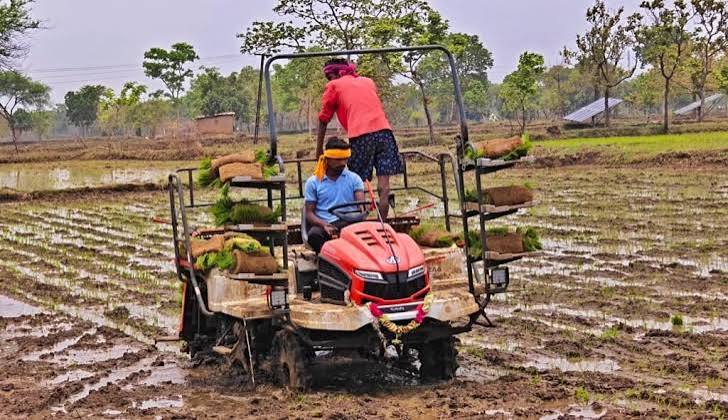पैडी ट्रांसप्लांटर से भरदाकला के किसानों की आसान हुई रोपाई, किसानों को मिल रही बड़ी राहत – Jogi Express