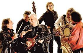 Chitarrista di formazione blues, è stato, a cavallo degli anni settanta e ottanta, uno dei musicisti più innovativi del panorama italiano. Le Canzoni Di Pino Daniele Le 12 Piu Belle Cinque Cose Belle