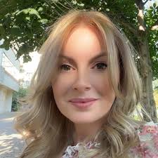 What is a realistic budget for a wedding in Athens, Greece, with 40 guests?