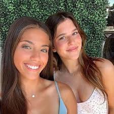 Hi!! I'm Fallon Hayes, from Traverse City, MI. PR major. I love rooftop  dinners, iced chai, thrifting, and making every little thing feel like a  photoshoot. snap: fallon.hayes0