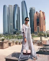 Jasmine Tosh Lately Dubai Abu Dhabi Uae With The Ritz Carlton Dubai Fashion Dubai Holidays East Fashion