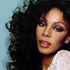 Women's 1970s Makeup: An Overview