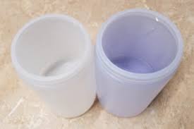 A layer of ozone gas in the stratosphere helps to protect the earth from the full onslaught of the sun 's ultraviolet radiation. What Exact Color Does Ozone Gas Have Chemistry Stack Exchange