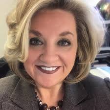 Tracy Cullen's Instagram, Twitter & Facebook