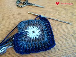 So i felt a bit caught off guard, but, maybe it wasn't too bad to not have much time to think and rethink about a possible project. Anleitung Grannysquare Decke Hakeln Lisibloggt