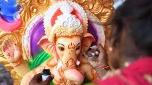 Ganesha is a hindu god with an elephant head and human body. 2asdhqleeaqv1m