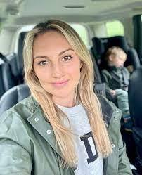 Kerry Frye's Instagram, Twitter & Facebook