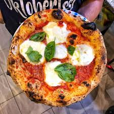 Mi Piace 1 245 Commenti 15 Lalocandadeifeudi2 0 La Locanda Dei Feudi2 0 Su Instagram Secondo Te E Piu Bello Amare O Essere Amati Secondo Me E P