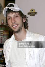 1,418 Elliott Moore Photos & High Res Pictures