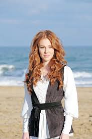 Kiralik Ask In Defne Si Elcin Sangu Kimdir Nereli Elcin Sangu Kac Yasinda Fotograflari Haberi Icin Hemen Tiklayin Ha Aktrisler Kizil Sac Unluler