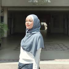 Drama bersiri terbitan mache all star united dibawah arahan eoon shuhaini. Biodata Sarah Hildebrand Pelakon Drama Pujaan Hati Kanda