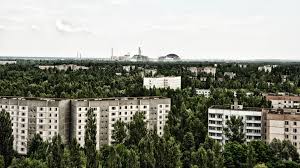 Modèle de centrale nucléaire de tchernobyl aujourd'hui avec le dôme mobile. Les Graves Incendies Autour De Tchernobyl Pourraient Etre Causes Par Les Stalkers