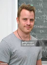 Actor Ben Barnes, Landon Ross, artist and Actor Ian Harding attend... News  Photo