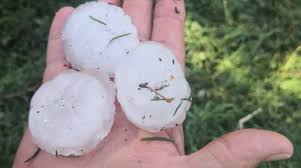 Grandinata modena 26 luglio 2021 / tempesta modena / auto distrutte in autostrada e strade bloccate / grandinata oggi modena / nubifragio senza precedenti a. Q 4c3jesaqdzgm