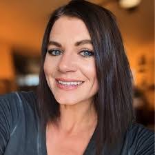 Audra Harris's Instagram, Twitter & Facebook