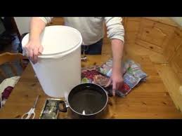 Maische Herstellen Erklart In 7 Minuten Waldbeerenschnaps Moonshiner Youtube Maische Schnaps Selber Machen Schnaps