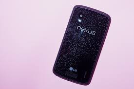 The animations are smooth, glitchless, and the phone is fast thanks to 3gb of ram. Review Google Nexus 4 Wired