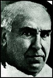 VIATGE A ESTIVELLA EN 80 FOTOGRAFIES: «ENTRE EL CARRER DE L'HORTA I EL DE DANIEL  ARNAU. ALLÍ VA VIURE EL PARE DE MANUEL SANCHIS GUARNER» (38)