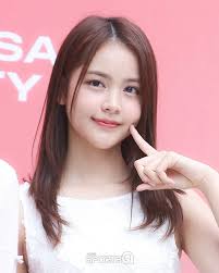 Carmen at 2025 Musinsa Beauty Festa Pop-Up Store🤍 . . -🪽  --------------------------------------------------------- ©® vow030628, &  media 🍬follow @seputar.carmen 🍬 repost cantumkan cr ...