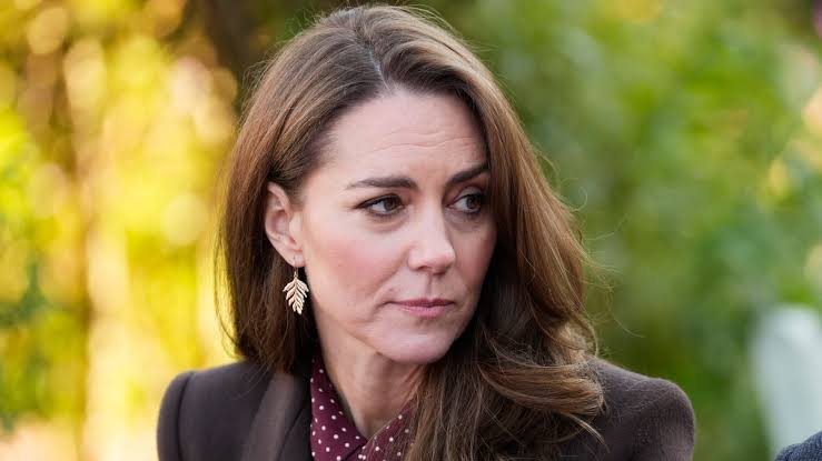Kate Middleton seemed 'tense' as she opened up about her family in rare  interview - The Mirror US