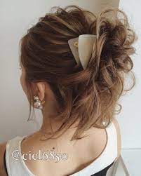 お団子とポニーテールを合わせて程よいルーズ感を出した お団子ポニー オフショルダーやヌキ襟シャツなど今季トレンドのトップスにぴったりのアレンジです 10のアレンジ ぜひ参考にしてみてください ポニーテール やり方 まとめ髪 簡単 ロング 髪型 ロング