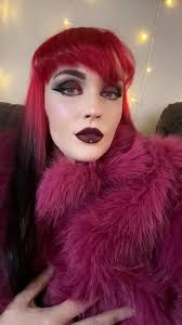 Sharing Weight Loss Journeys and Self-Acceptance