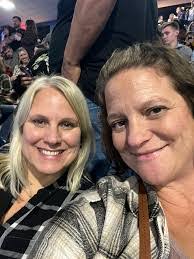 Sara Burks's Instagram, Twitter & Facebook