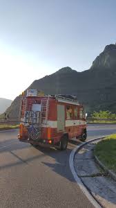 Pin Op Mercedes 709d Brandweer Camper
