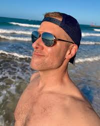 Hace dos semanas, que yo estaba caminando por la playa en Cuba ♥️ #cuba  #beach #travelblogger #traveling #sightseeing #playingtourist #discovery  #experience #seetheworld #wheretonext #lovetotravel #goexplore  #passportready #gay #gayman #gaymen ...