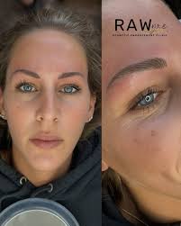 This delightful creation ~ lemon raspberry cake, with luscious lemon  buttercream icing and festive cake topper by yours truly. 🍋✨ In my world,  creative outlets are an absolute necessity, and this little