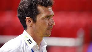 Guillermo Amor: Adelaide United contract