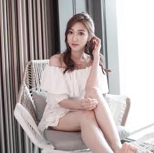 But the app store is more than just a storefront — it's an innovative destination focused on bringing you amazing experiences. ä½•ä¾å©·regina Ho Facebook