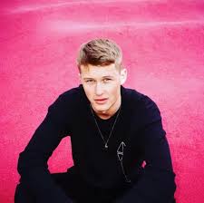 She is also known for having released the popular singles tappat in 2018 and allt for mig in 2019. Victor Leksell Posts Facebook