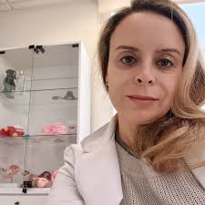 Feliz en mi consulta parricular @musalud_box2 por fin me lancé atendiendo a  mis pacientes presencial y online a traves de la plataforma @soyencuadrado  con una sala de espera amplia tranquila, consultas largas