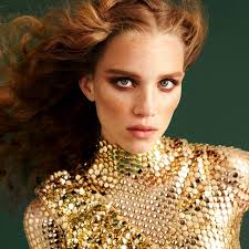 Cómo usar el aceite de romero en el cabello