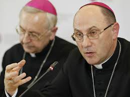 Pascal obispo was born on january 8, 1965 in bergerac, dordogne, france. El Papa Acepta Renuncia De Obispo Acusado De Encubrir Abusos