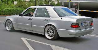The whole car has a nice clean classy look with the two tone color combo and the polished wheels. Vwvortex Com Official Mercedes Benz W124 Thread Mercedes Benz Benz Mercedes W124
