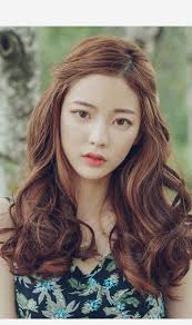 This look is achieved through the coloured streak hair which features a maroonish streak to. Best Korean Haircut For Long Hair For Woman 2020 Korean Hairstyles Women Asian Hair Long Hair Styles