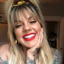 Cheryl Moser's Instagram, Twitter & Facebook