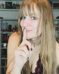 Amanda Bitner (@bitnerbabeandbooks) • Instagram photos and videos