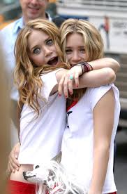 Vater david olsen ist ein wenig erfolgreicher banker, jarnett (jarnie) olsen ist eine ehemalige balletttänzerin. Pin Von S B Auf Beauty Olsen Zwillinge Ashley Olsen Mary Kate Ashley