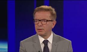 Ihm sei die „kraft ausgegangen, erklärt er und verweist auch auf streit in der koalition. Rudi Anschober Kontrast At