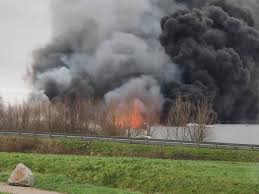 Mardi, le capitaine stéphane guyot, responsable communication des pompiers des. Bailleul Un Incendie En Cours En Flandre Delta Fm